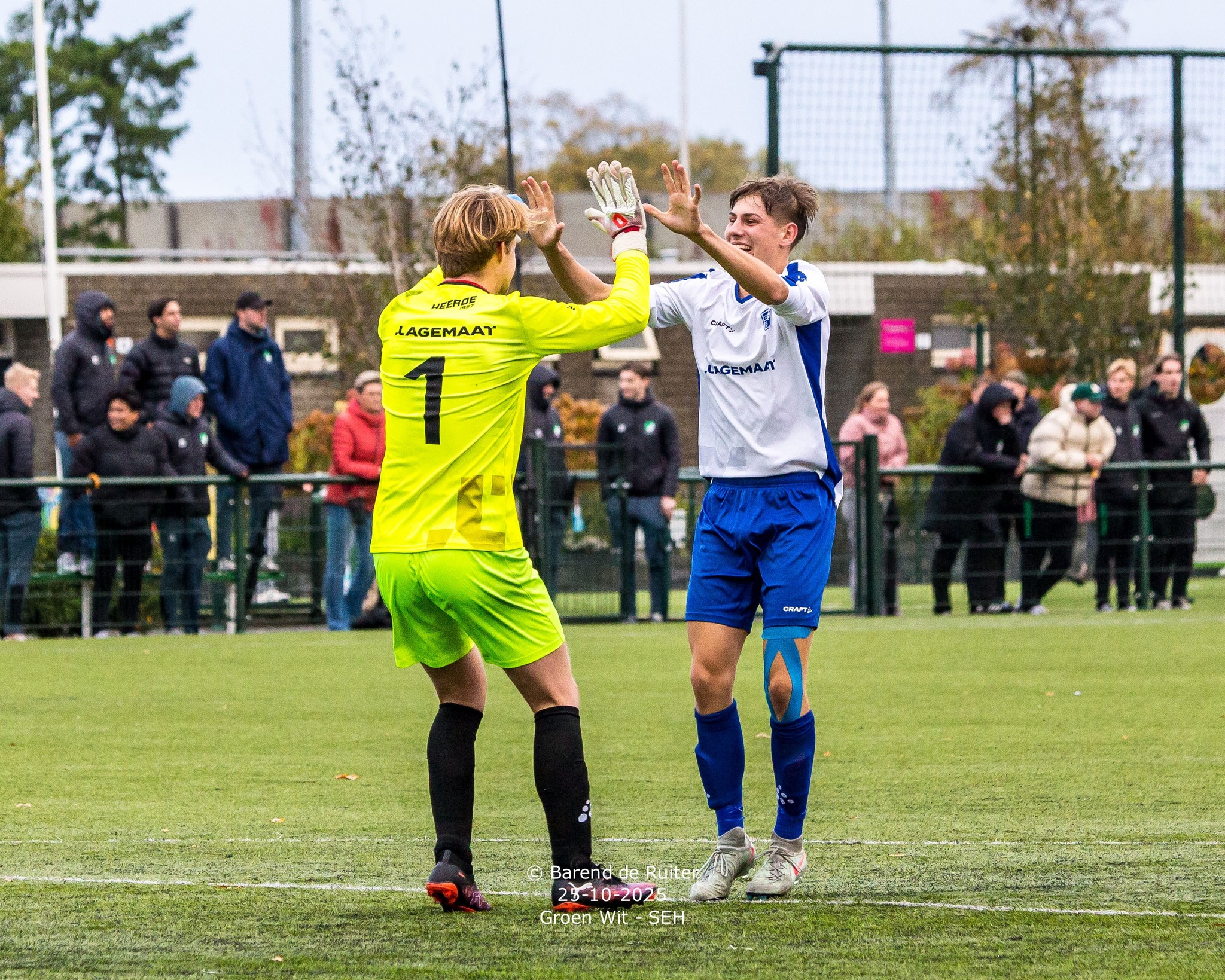 FOTO’S: SEH pakt volle buit in Apeldoorn tegen Groen Wit