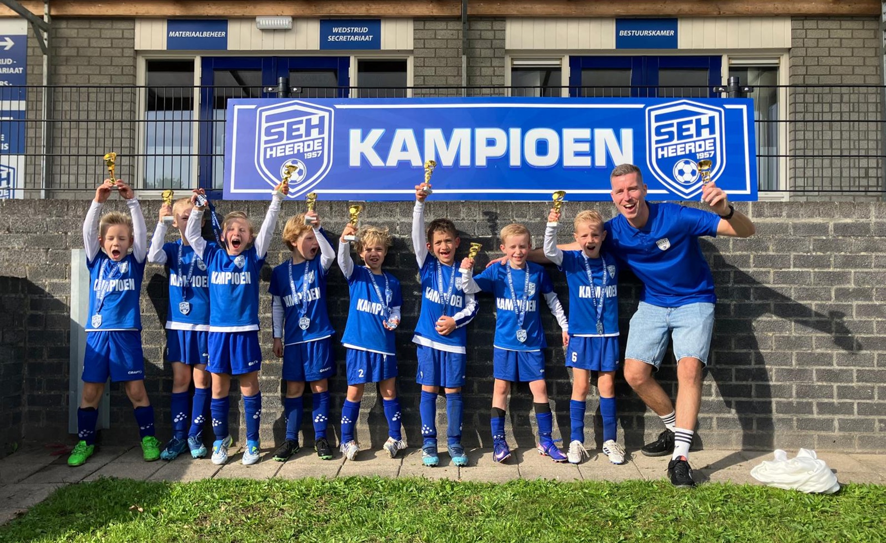 Drie kampioenen in de eerste fase