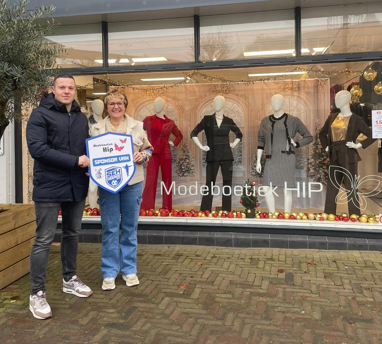 Modeboetiek Hip sponsort dameskleedkamerbord
