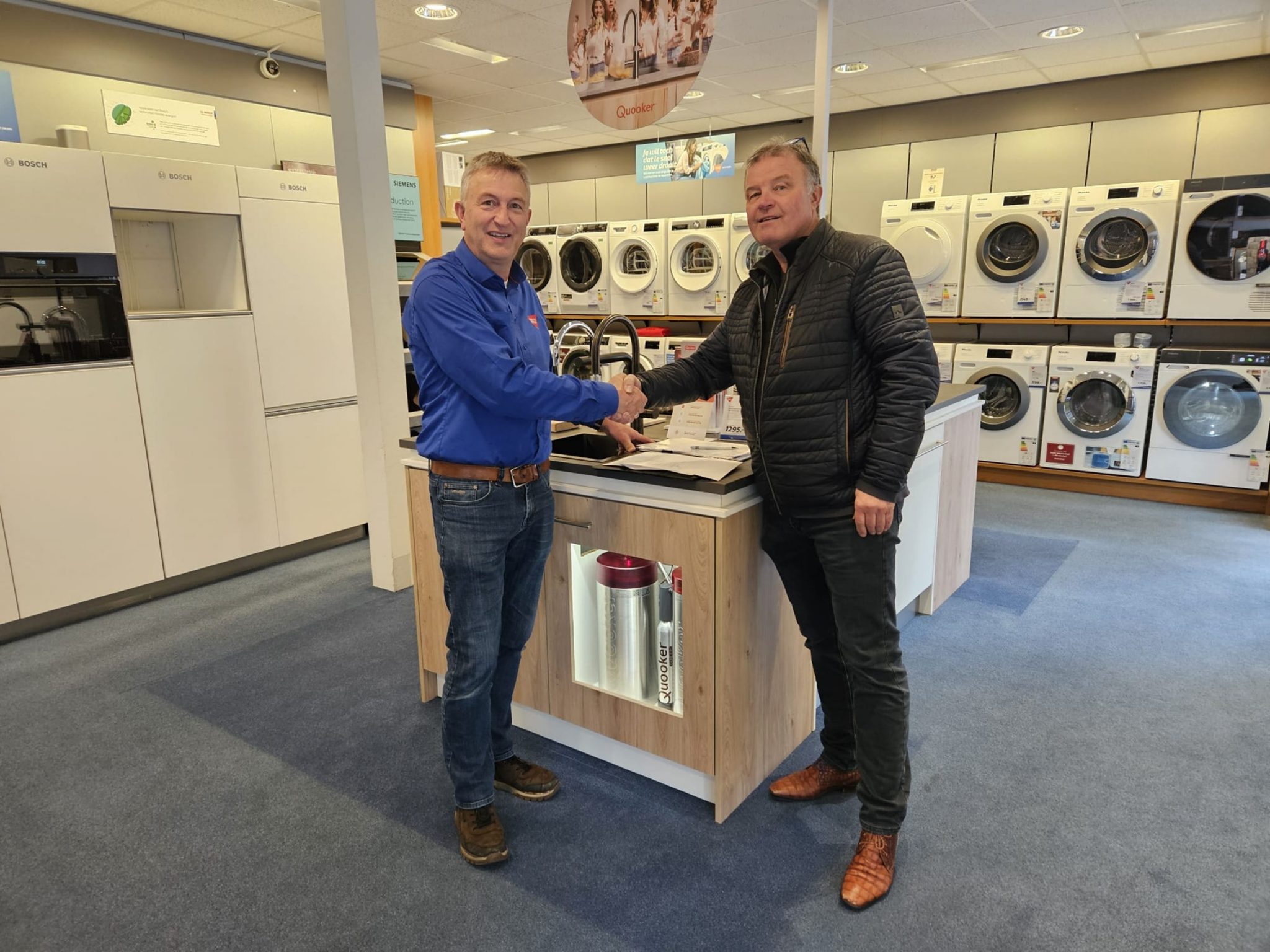 Electro World Van Aarst blijft verbonden aan SEH